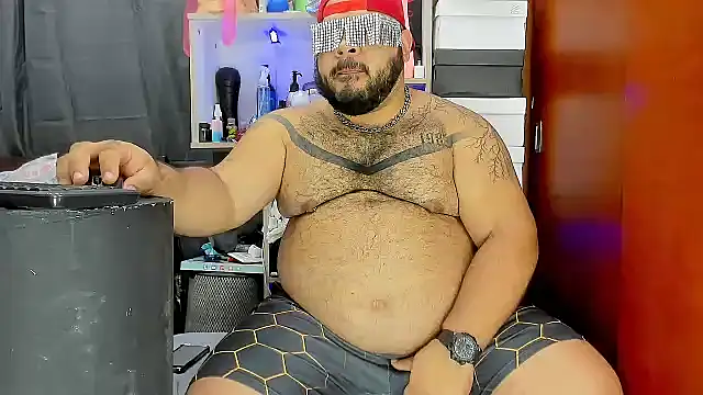 Snapshot of Latino_bigcock chatting on 02/27/25, 06:29 Latino bigcock online show from 02/27/25, 06:29