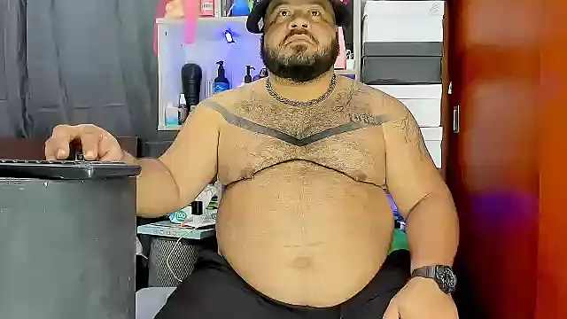 Snapshot of Latino_bigcock chatting on 03/06/25, 01:37 Latino bigcock online show from 03/06/25, 01:37