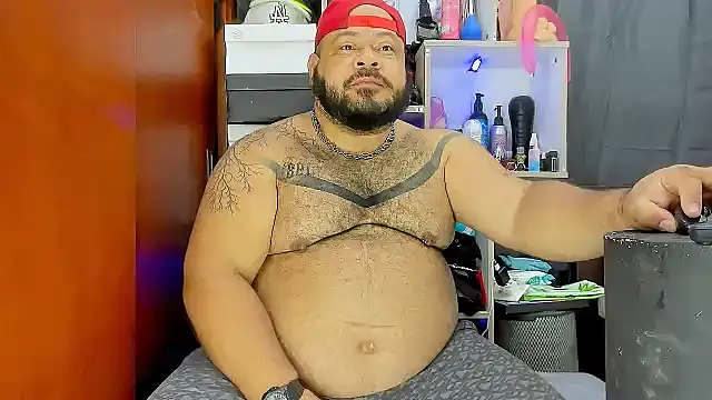 Snapshot of Latino_bigcock chatting on 03/09/25, 06:21 Latino bigcock online show from 03/09/25, 06:21