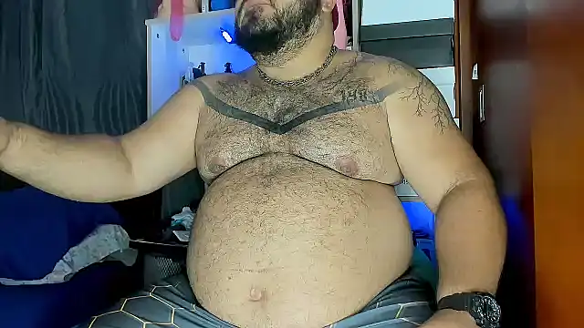 Snapshot of Latino_bigcock chatting on 03/13/25, 11:59 Latino bigcock online show from 03/13/25, 11:59