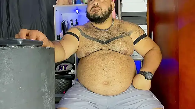 Snapshot of Latino_bigcock chatting on 03/16/25, 03:47 Latino bigcock online show from 03/16/25, 03:47