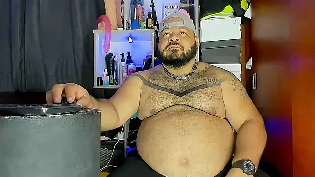 Snapshot of Latino_bigcock chatting on 03/20/25, 02:29 Latino bigcock online show from 03/20/25, 02:29