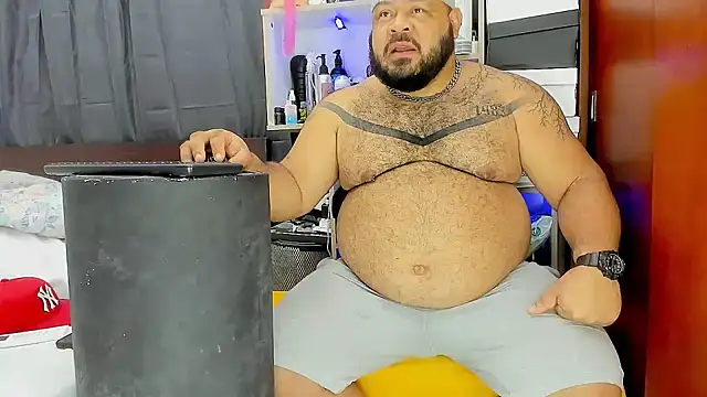 Snapshot of Latino_bigcock chatting on 03/21/25, 02:28 Latino bigcock online show from 03/21/25, 02:28