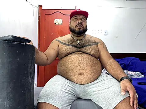 Snapshot of Latino_bigcock chatting on 09/12/25, 11:48 Latino bigcock online show from 09/12/25, 11:48