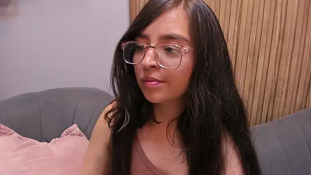 Eva Macalliter online show from 12/28/24, 05:12