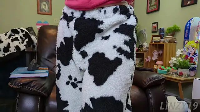 Snapshot of Linzy_19 chatting on 01/27/25, 05:15 Linzy 19 online show from 01/27/25, 05:15