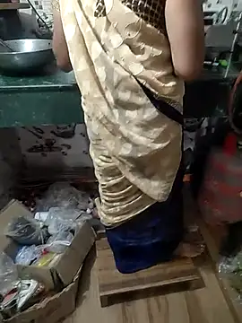 COUPLLE VILLAGE online show from 02/22/25, 04:18