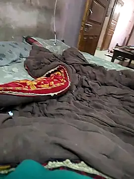 COUPLLE VILLAGE online show from 02/28/25, 03:26