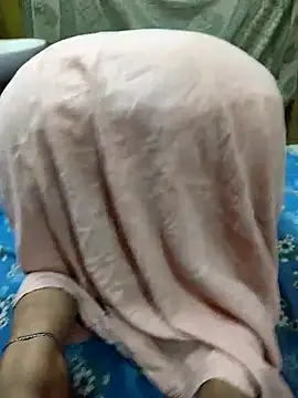 COUPLLE VILLAGE online show from 03/10/25, 10:48