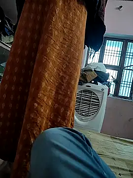 COUPLLE VILLAGE online show from 11/18/25, 03:12