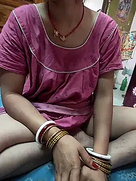 COUPLLE VILLAGE online show from 04/17/26, 02:03