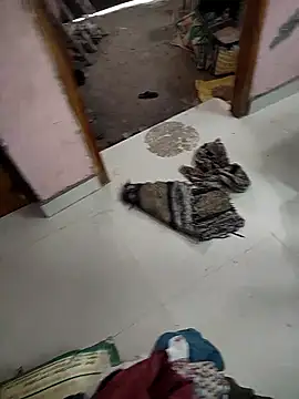 COUPLLE VILLAGE online show from 04/28/26, 01:48