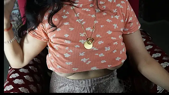 Snapshot of -AyeshaSinghania- chatting on 03/04/25, 09:07 -AyeshaSinghania- online show from 03/04/25, 09:07