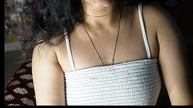 Snapshot of -AyeshaSinghania- chatting on 03/11/25, 04:18 -AyeshaSinghania- online show from 03/11/25, 04:18