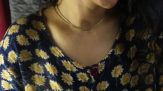 Snapshot of -AyeshaSinghania- chatting on 09/11/25, 12:05 -AyeshaSinghania- online show from 09/11/25, 12:05