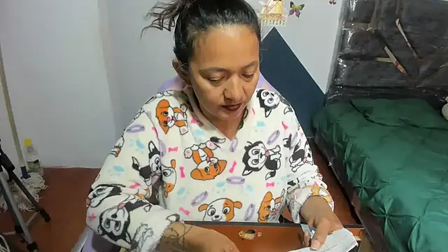 daleska ayala 1 online show from 09/09/25, 03:00