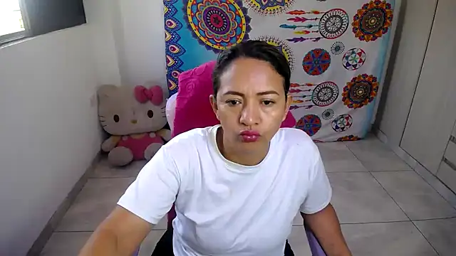 daleska ayala 1 online show from 12/18/25, 12:22