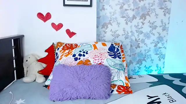 Snapshot of vanessa_cute1 chatting on 03/06/25, 10:15 vanessa cute1 online show from 03/06/25, 10:15