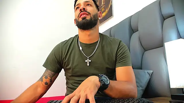 Thiagogomez online show from 04/22/26, 07:48