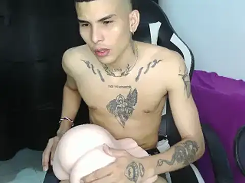 hot king20 online show from 03/01/25, 05:42