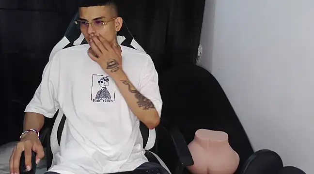 hot king20 online show from 03/04/25, 08:38