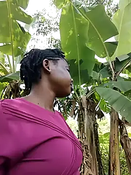 Snapshot of booty_big chatting on 10/10/25, 09:52 booty big online show from 10/10/25, 09:52