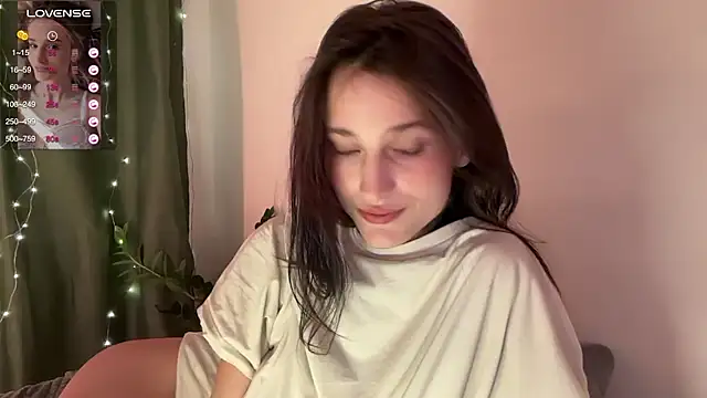 Snapshot of Fleur_Delis chatting on 12/27/24, 10:37 Fleur Delis online show from 12/27/24, 10:37