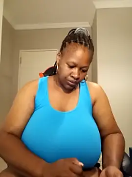 bustylisa1983 online show from 03/18/26, 05:43