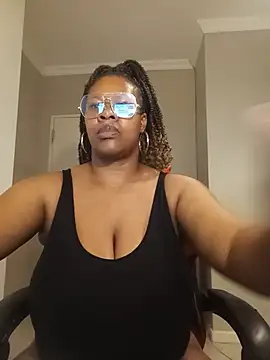 bustylisa1983 online show from 07/24/26, 05:49
