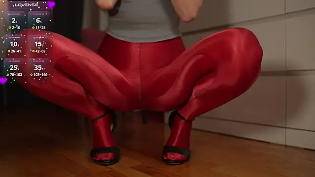 Snapshot of HelloHodge chatting on 01/03/25, 08:11 HelloHodge online show from 01/03/25, 08:11