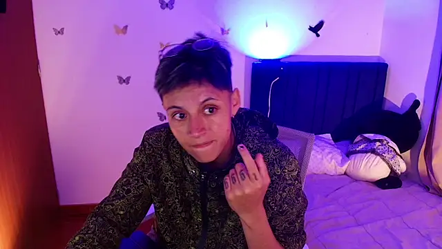 9 Fernanda 9 online show from 11/25/25, 08:03