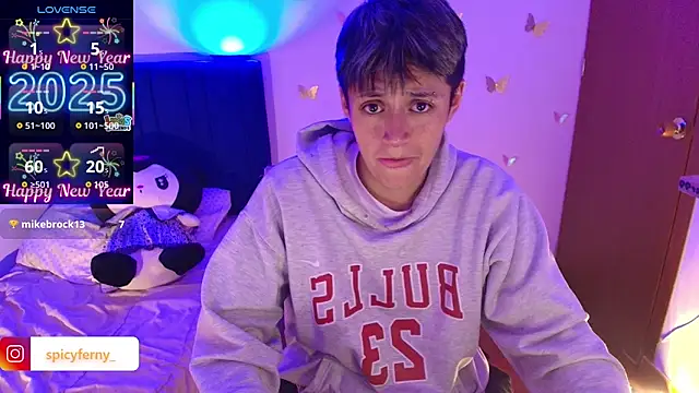 9 Fernanda 9 online show from 12/21/25, 10:06