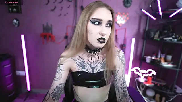 Snapshot of amywhitenessxx chatting on 05/10/26, 11:04 amywhitenessxx online show from 05/10/26, 11:04