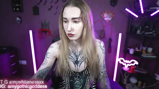 Snapshot of amywhitenessxx chatting on 06/02/26, 03:36 amywhitenessxx online show from 06/02/26, 03:36
