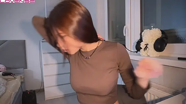 Snapshot of YourOblivion chatting on 02/19/25, 05:49 YourOblivion online show from 02/19/25, 05:49