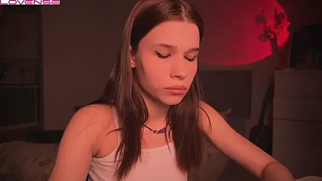 Snapshot of YourOblivion chatting on 03/19/25, 06:01 YourOblivion online show from 03/19/25, 06:01