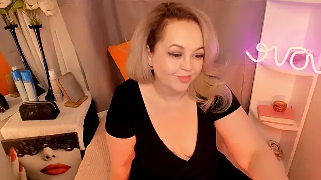 ShannaKingson online show from 02/06/25, 10:32