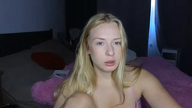 Snapshot of FREYA_- chatting on 07/16/26, 09:15 FREYA - online show from 07/16/26, 09:15