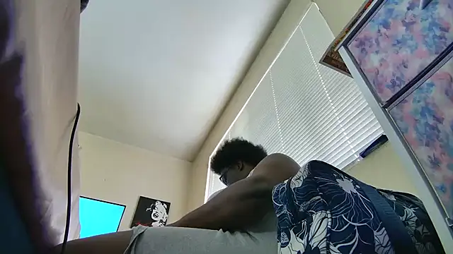 Yagurl  west online show from 02/21/25, 11:32