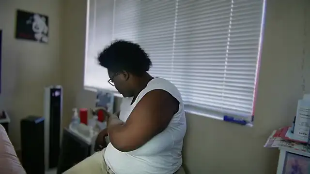 Yagurl  west online show from 03/01/25, 12:50