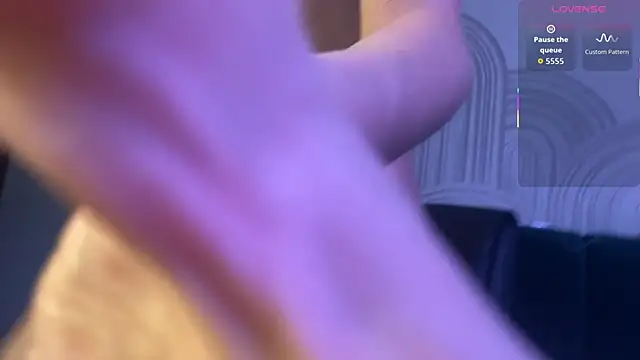 viviann evans online show from 11/18/25, 01:22