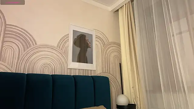 viviann evans online show from 04/14/26, 01:00