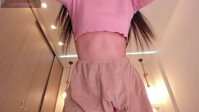 ambar-adaams online show from 01/23/25, 10:22