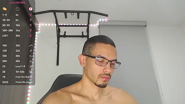 Snapshot of russthiago chatting on 01/03/25, 11:33 russthiago online show from 01/03/25, 11:33