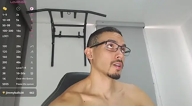 Snapshot of russthiago chatting on 01/15/25, 03:50 russthiago online show from 01/15/25, 03:50