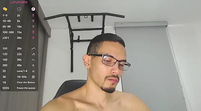 Snapshot of russthiago chatting on 01/20/25, 04:34 russthiago online show from 01/20/25, 04:34