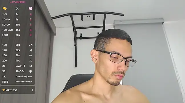 Snapshot of russthiago chatting on 01/31/25, 02:49 russthiago online show from 01/31/25, 02:49