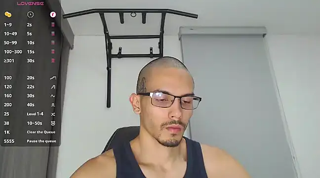 Snapshot of russthiago chatting on 02/07/25, 11:34 russthiago online show from 02/07/25, 11:34