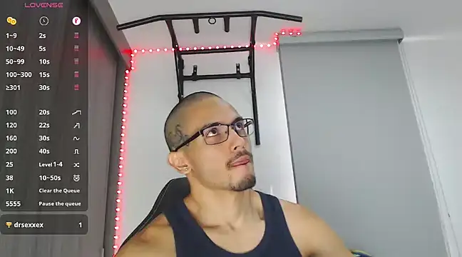 Snapshot of russthiago chatting on 02/08/25, 03:00 russthiago online show from 02/08/25, 03:00