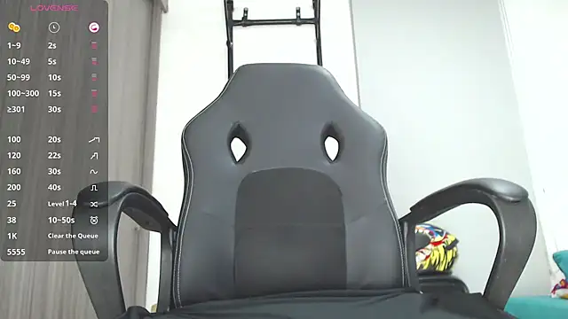 Snapshot of russthiago chatting on 03/19/25, 11:50 russthiago online show from 03/19/25, 11:50